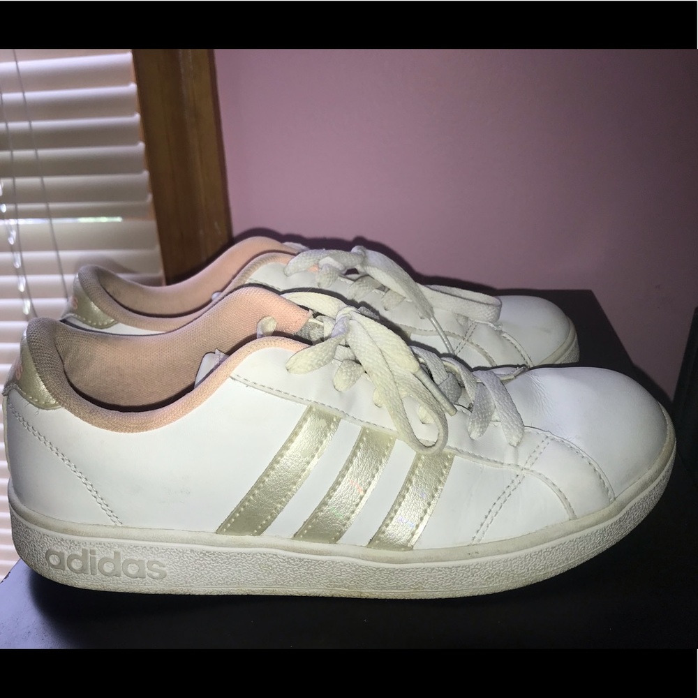 White Adidas shoes 🍒